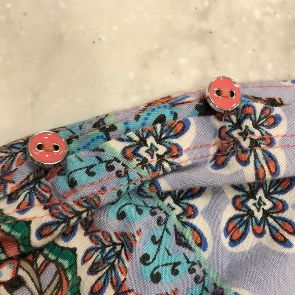 Cable & Gauge colorful t-shirt. EUC! - Picture 5 of 6